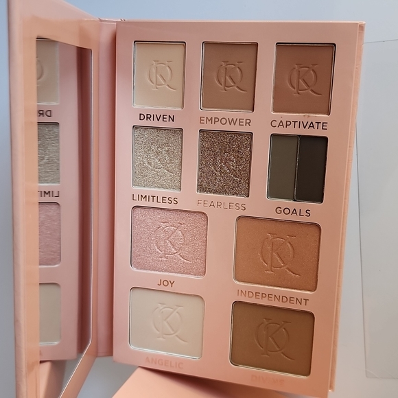 Kenia Ontiveros Beauty Glow and Go Kit - Picture 3 of 11